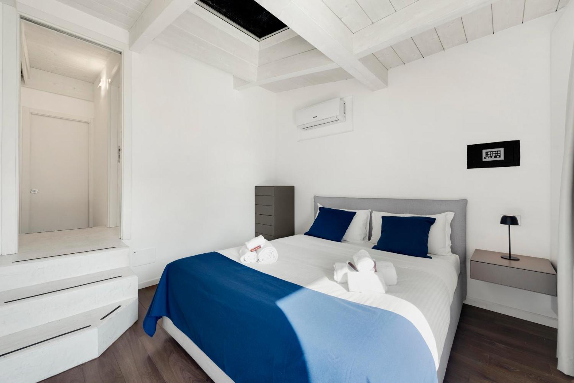 Lussuoso Attico Apartment Milan